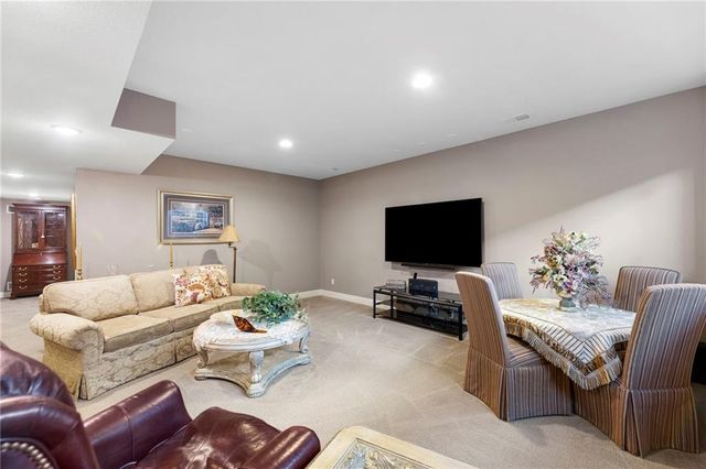 16576 S Summertree Lane, Olathe, KS 66062