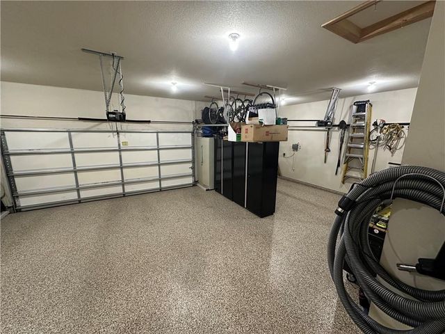 16576 S Summertree Lane, Olathe, KS 66062