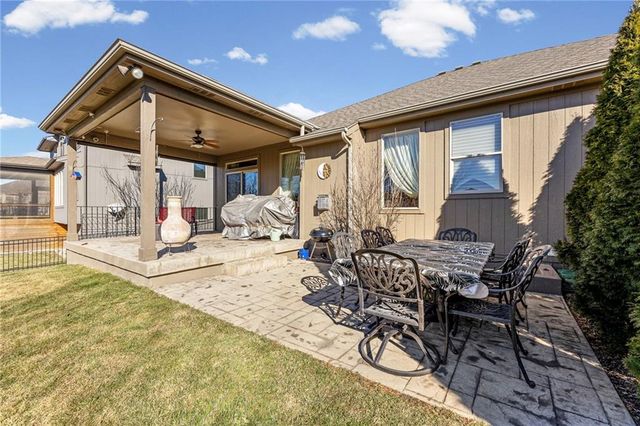 16576 S Summertree Lane, Olathe, KS 66062