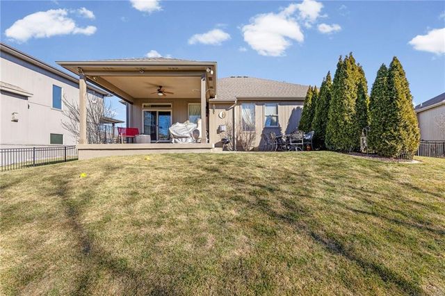 16576 S Summertree Lane, Olathe, KS 66062