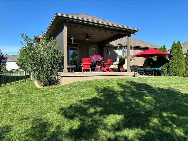 16576 S Summertree Lane, Olathe, KS 66062