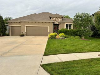 16576 S Summertree Lane, Olathe, KS 66062
