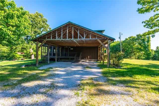 4038 Hickenbottom Road, Harrison, AR 72601