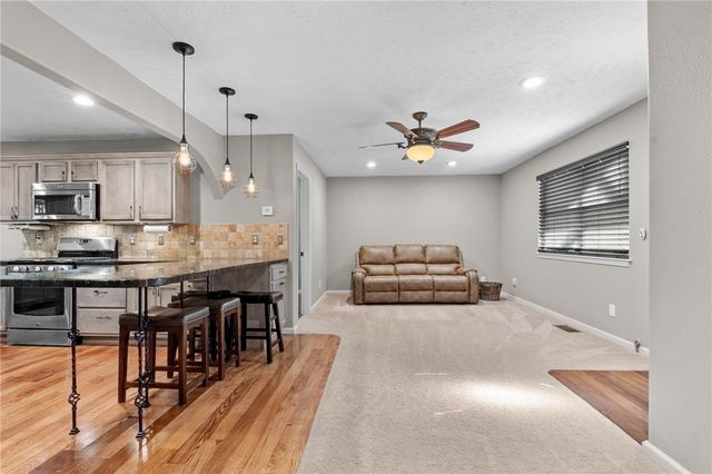 4038 Hickenbottom Road, Harrison, AR 72601