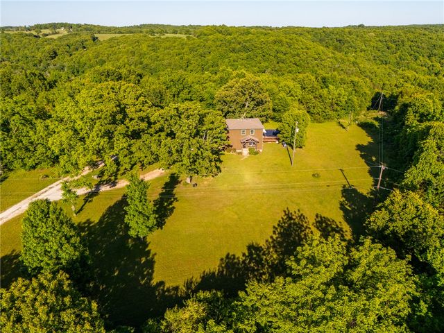 4038 Hickenbottom Road, Harrison, AR 72601