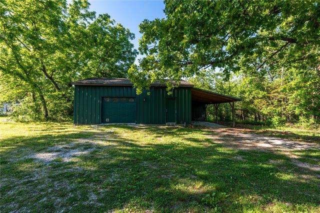 4038 Hickenbottom Road, Harrison, AR 72601