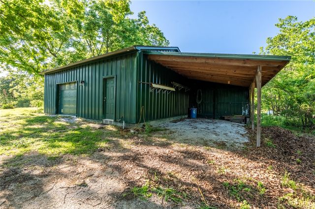 4038 Hickenbottom Road, Harrison, AR 72601