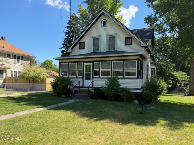 2302 Tremainsville Road, Toledo, OH 43613