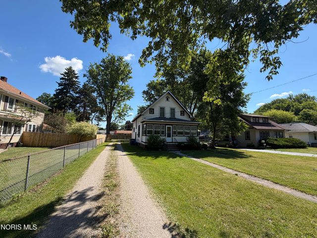 2302 Tremainsville Road, Toledo, OH 43613