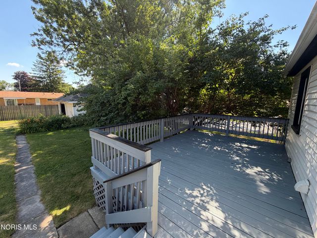 2302 Tremainsville Road, Toledo, OH 43613