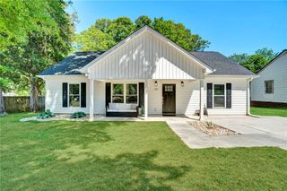 122 W 3rd Avenue, Easley, SC 29640