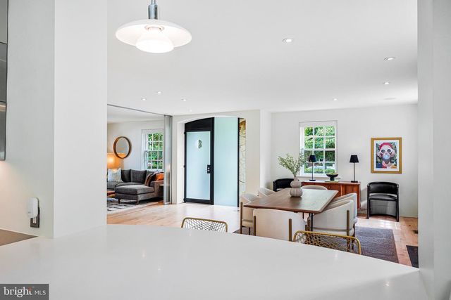 6404 31ST PL NW, Washington, DC 20015
