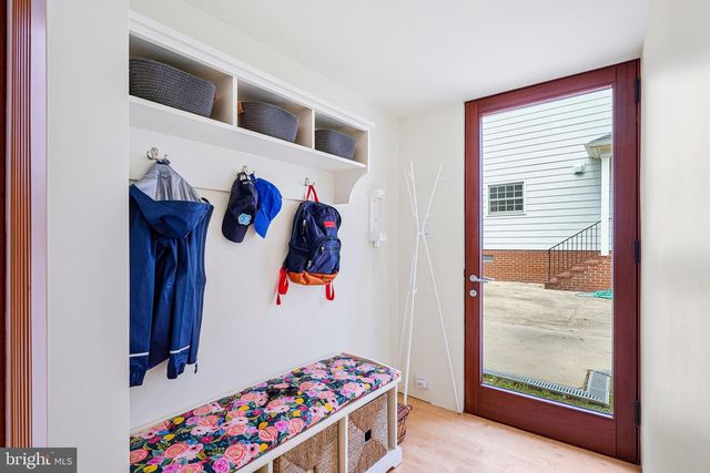 6404 31ST PL NW, Washington, DC 20015