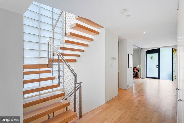 6404 31ST PL NW, Washington, DC 20015