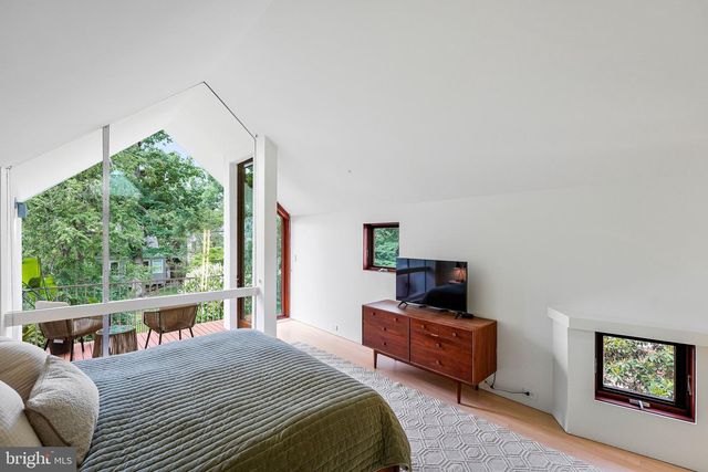 6404 31ST PL NW, Washington, DC 20015