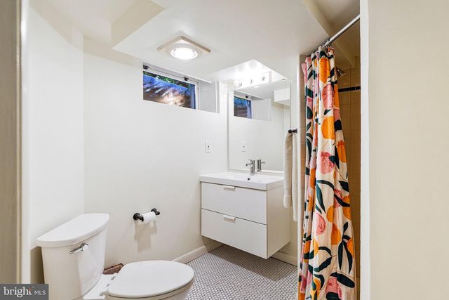 6404 31ST PL NW, Washington, DC 20015
