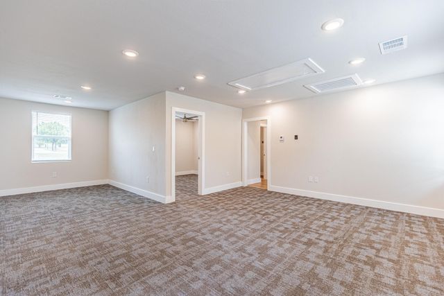 300 Carmel Creekside DR, Hutto, TX 78634