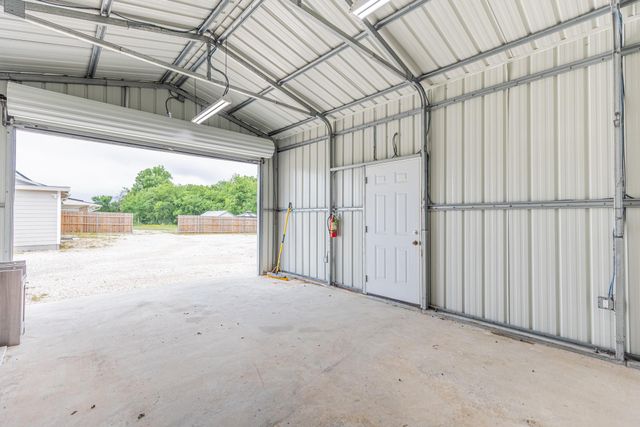 300 Carmel Creekside DR, Hutto, TX 78634