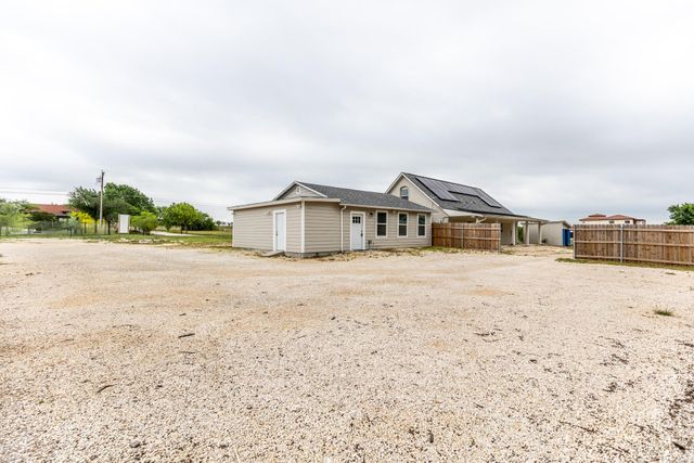 300 Carmel Creekside DR, Hutto, TX 78634