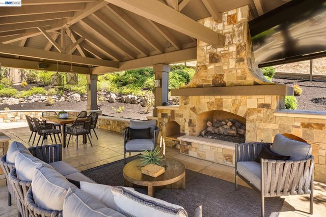 2780 Mossy Oak Dr, Danville, CA 94506