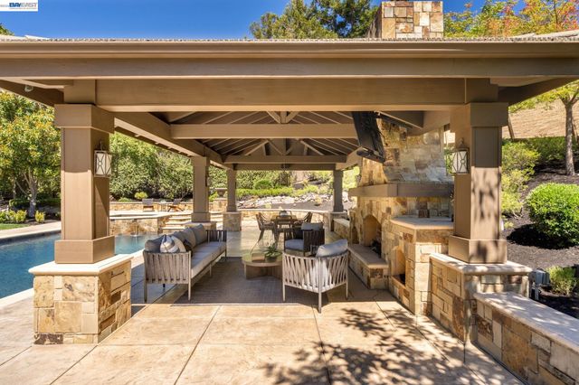 2780 Mossy Oak Dr, Danville, CA 94506
