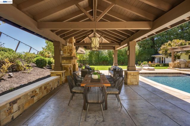 2780 Mossy Oak Dr, Danville, CA 94506