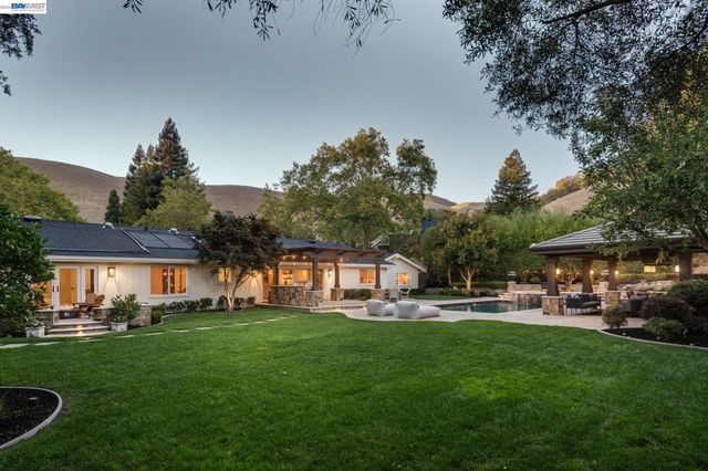 2780 Mossy Oak Dr, Danville, CA 94506