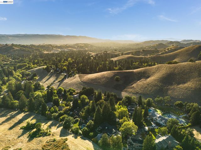 2780 Mossy Oak Dr, Danville, CA 94506