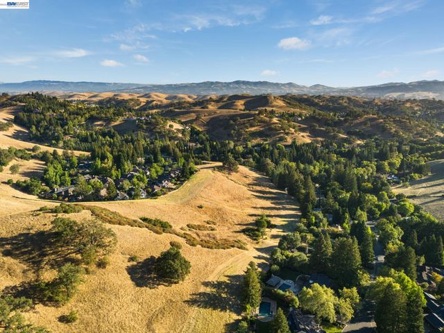 2780 Mossy Oak Dr, Danville, CA 94506