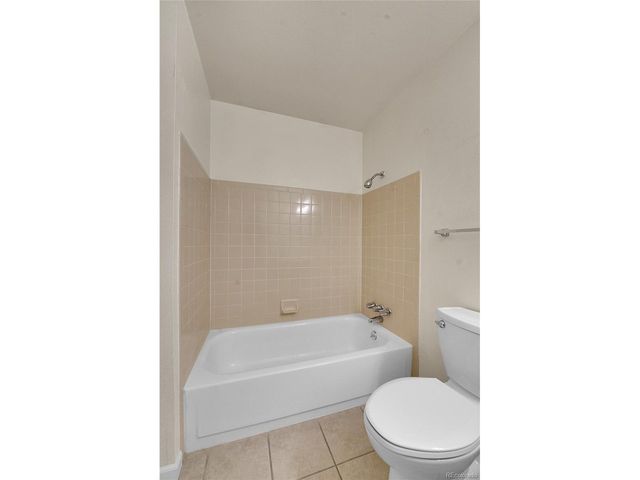 7165 S Syracuse Ct, Centennial, CO 80112