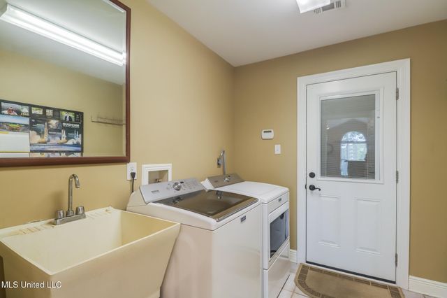1296 John Evans Drive, Gulfport, MS 39507