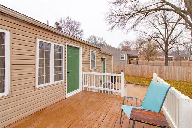 203 S Halsey Avenue, Harrisonville, MO 64701