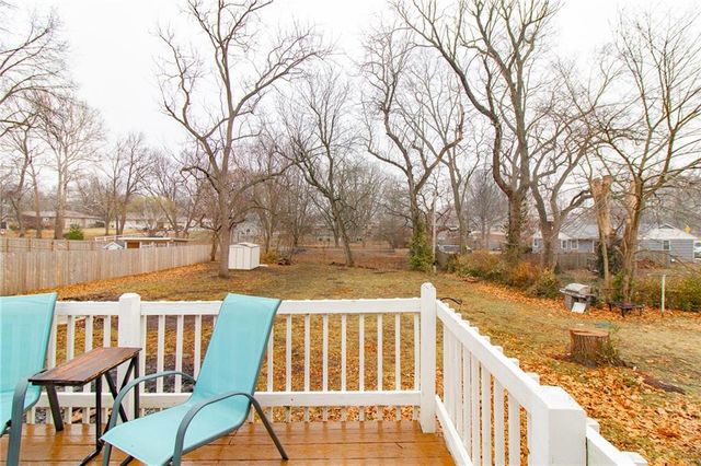 203 S Halsey Avenue, Harrisonville, MO 64701