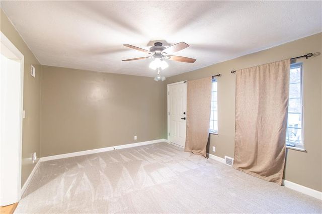 203 S Halsey Avenue, Harrisonville, MO 64701