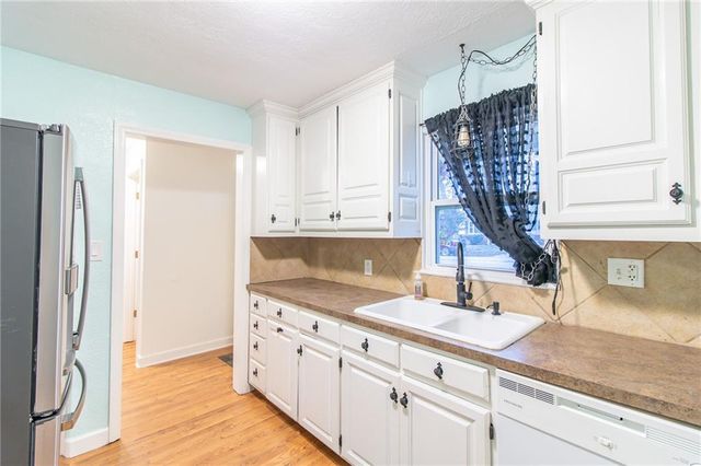 203 S Halsey Avenue, Harrisonville, MO 64701