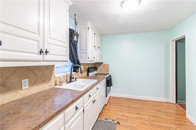 203 S Halsey Avenue, Harrisonville, MO 64701