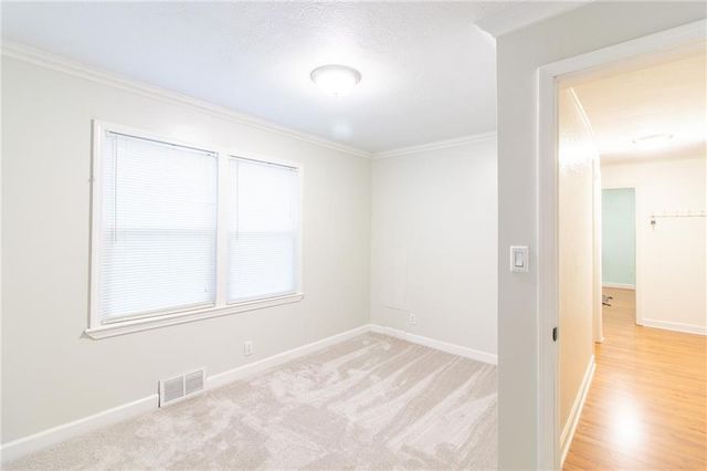 203 S Halsey Avenue, Harrisonville, MO 64701