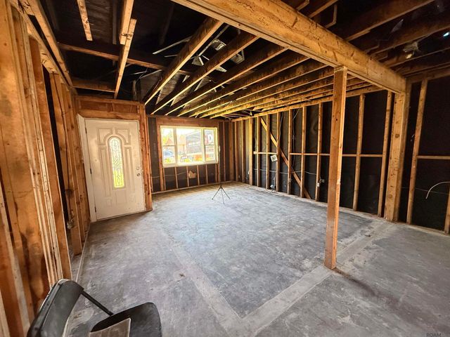 14437 Locust Dr, Baton Rouge, LA 70819