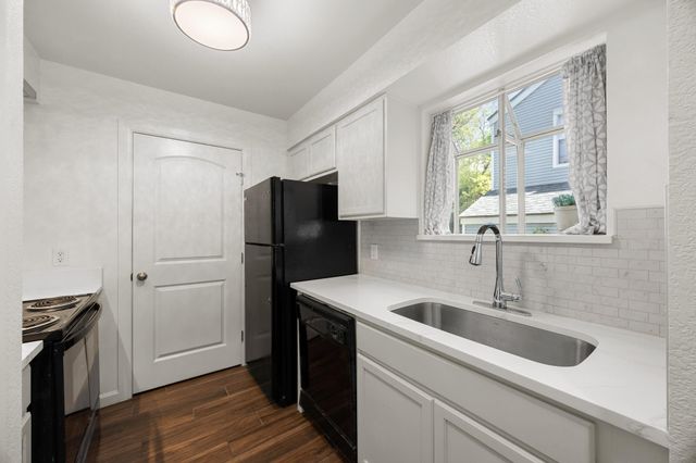 6821 Old Quarry LN, Austin, TX 78731