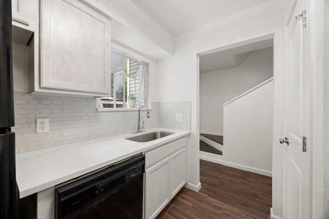 6821 Old Quarry LN, Austin, TX 78731