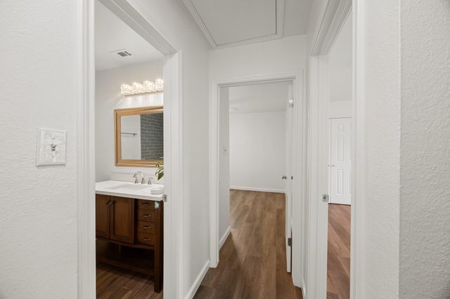 6821 Old Quarry LN, Austin, TX 78731