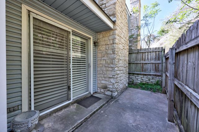 6821 Old Quarry LN, Austin, TX 78731