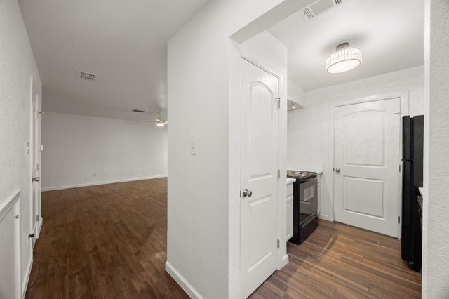 6821 Old Quarry LN, Austin, TX 78731