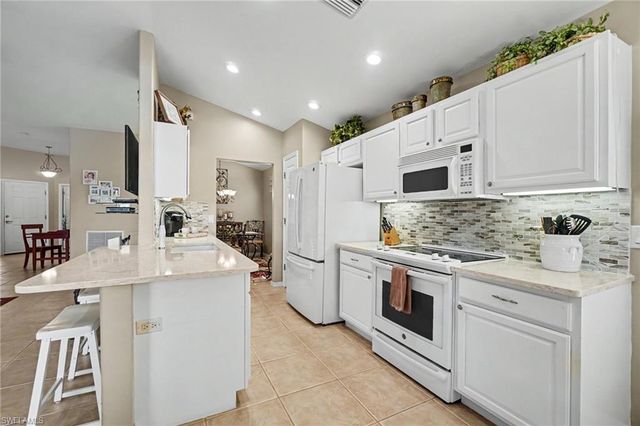 10032 Oakhurst WAY, Fort Myers, FL 33913