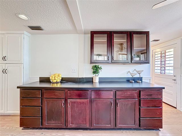 1148 N GRANDVIEW STREET, Mount Dora, FL 32757