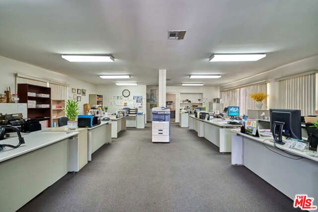 220 N Oxford Avenue, Los Angeles, CA 90004