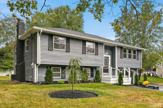 26 Meadow Dr, Middleton, MA 01949