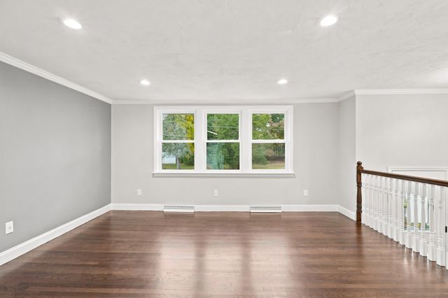 26 Meadow Dr, Middleton, MA 01949