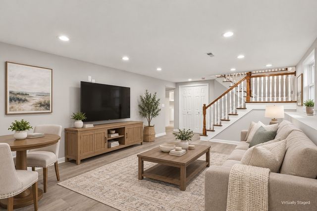 26 Meadow Dr, Middleton, MA 01949