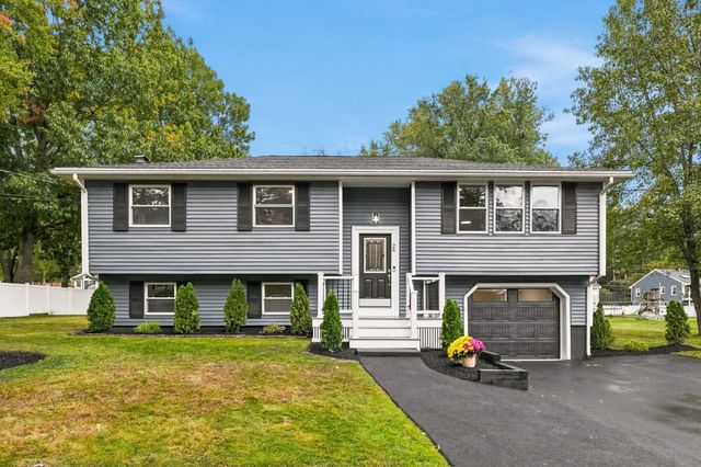 26 Meadow Dr, Middleton, MA 01949